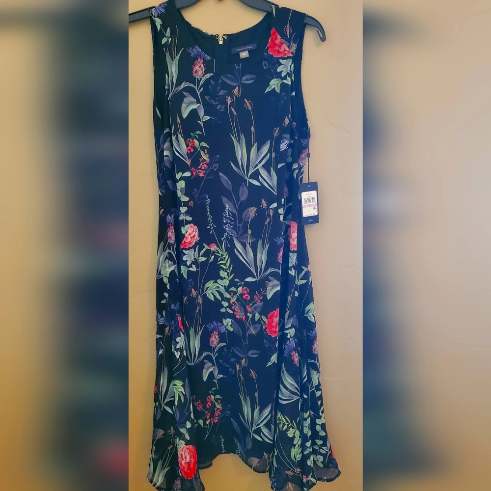 NWT, Tommy Hilfiger Women's, Size 6, Lined Floral Midi Dress